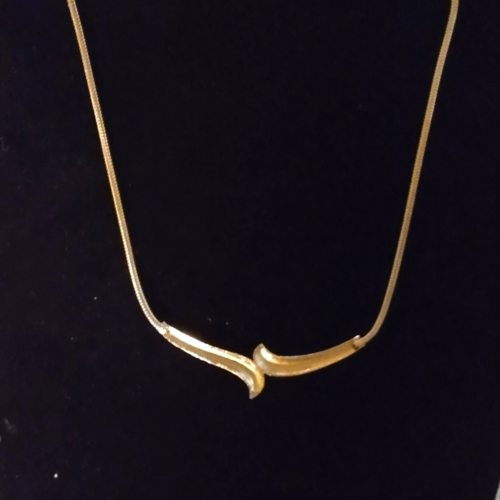 Goldtone choker necklace